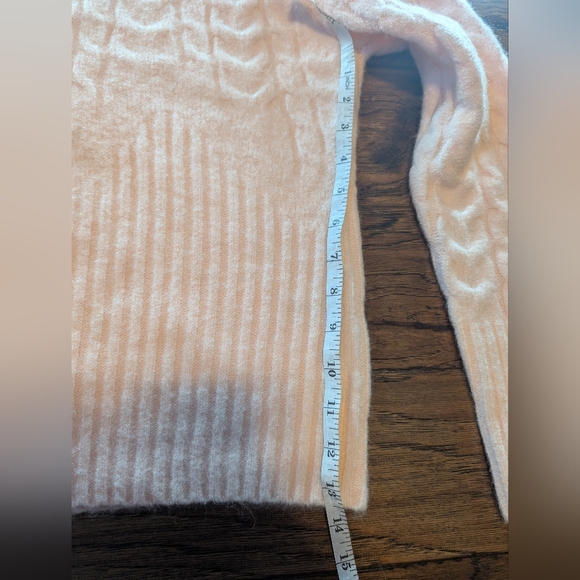 Calvin Klein Soft Light Pink Sweater Size Small - Picture 8 of 8